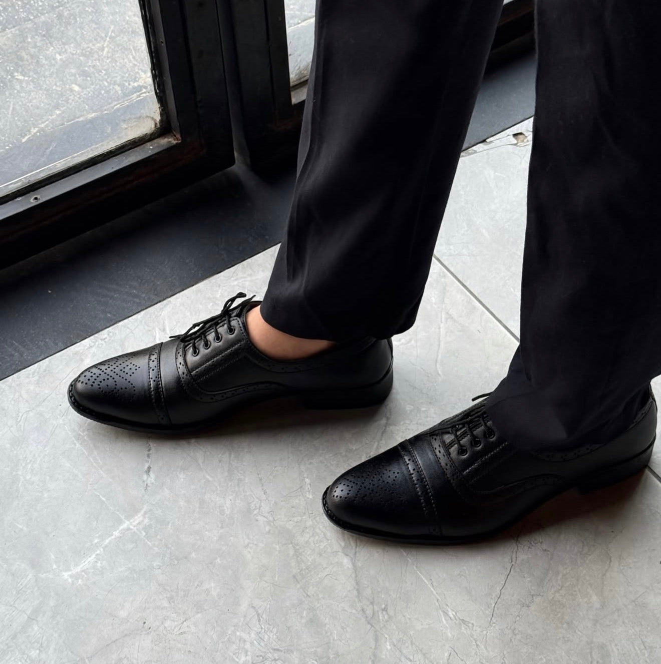 Men's Black Full-Brogue Wing-Tip Oxford Shoes