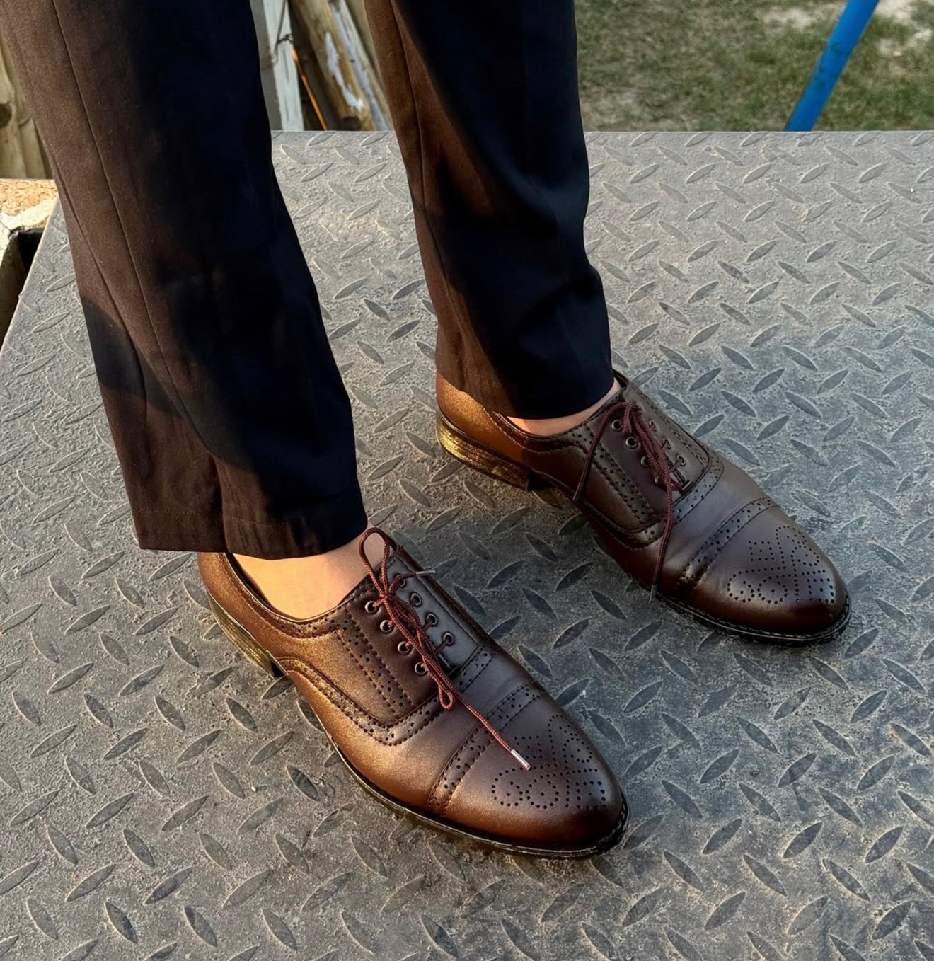 Men's Brown Wing-Tip Brogue Oxford Shoes