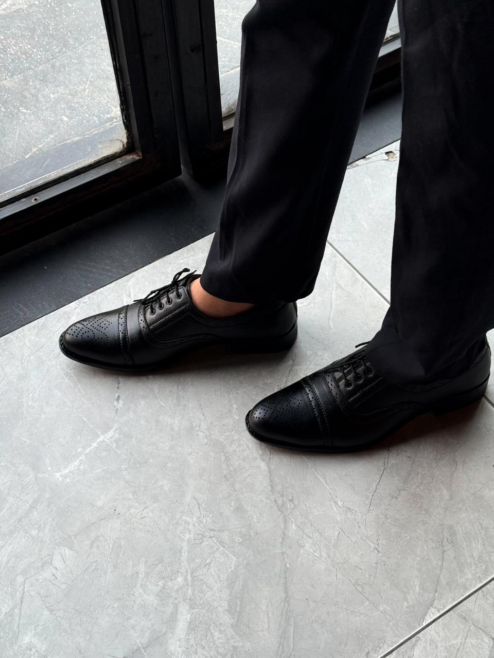 Mens's Black Full- Brogue Wing- Tip Oxford Shoes